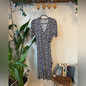 ✨ Part Two Copenhagen Floral Wrap Dress - Size M ✨